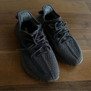 💯Authentic Adidas Yeezy sneaker women's shoes